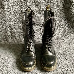 Dr Martens 1914 boots 14-eye lace up vintage